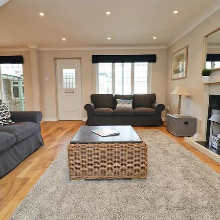 By The Beach Cottage, Dogs Welcome Saint Merryn Exterior photo