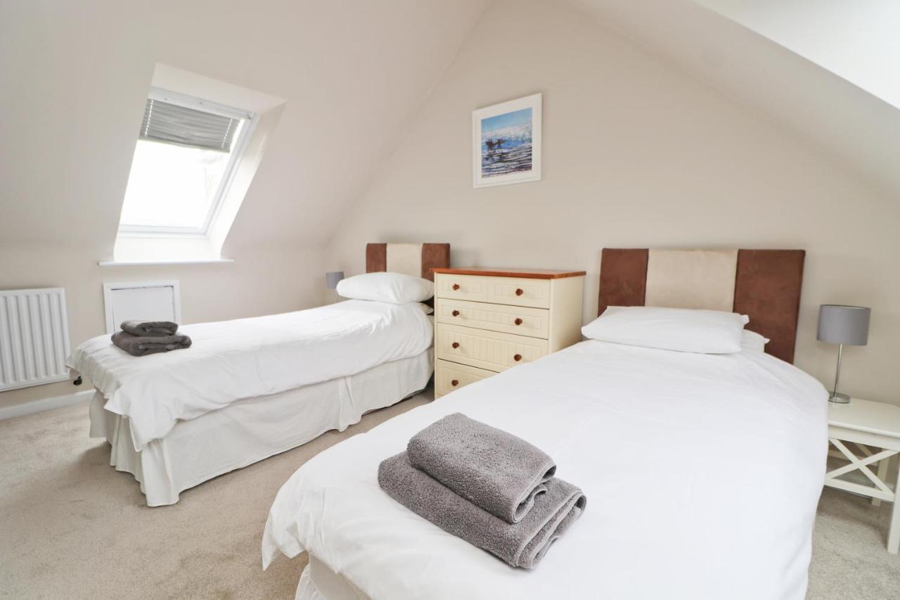 By The Beach Cottage, Dogs Welcome Saint Merryn Exterior photo