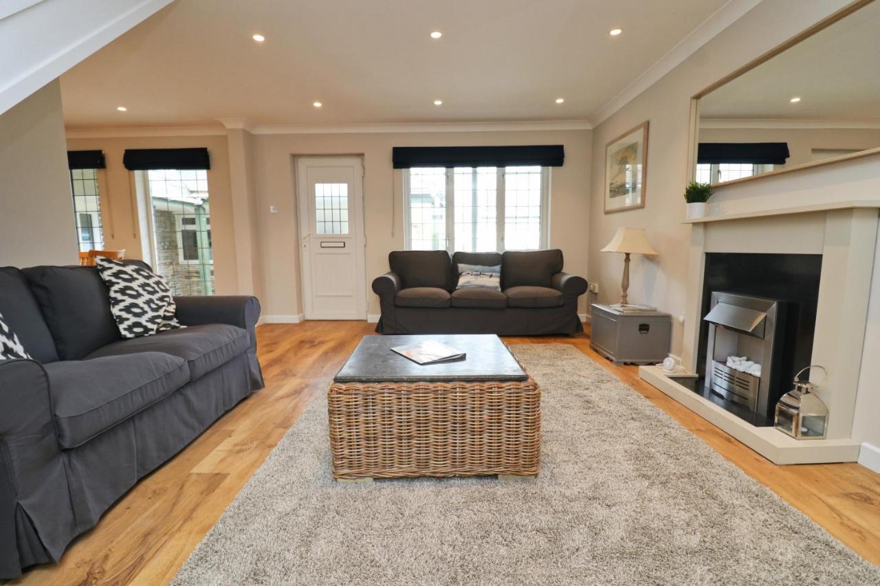 By The Beach Cottage, Dogs Welcome Saint Merryn Exterior photo